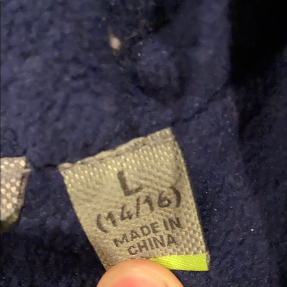 Free country windbreaker/ raincoat for youths - Picture 4 of 4